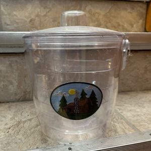 Plastic ice bucket